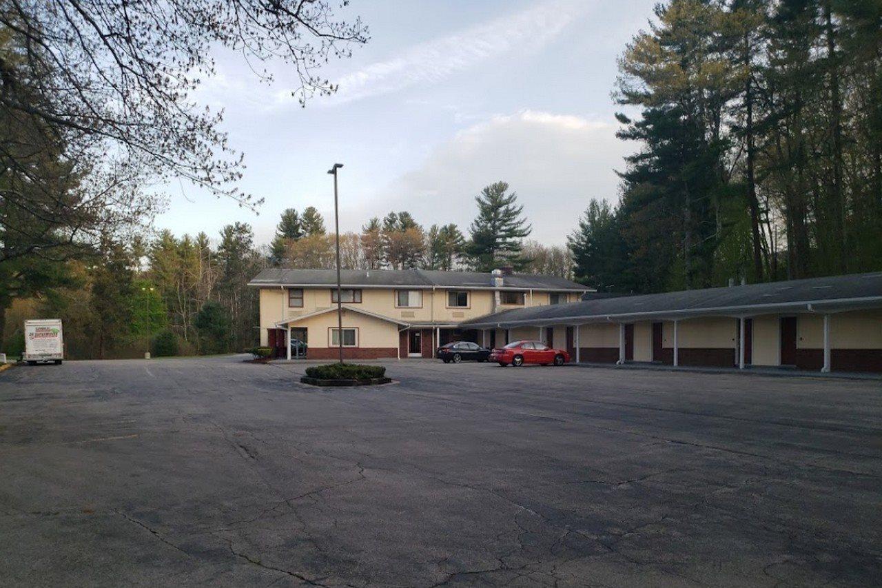 Red Roof Motel 2*